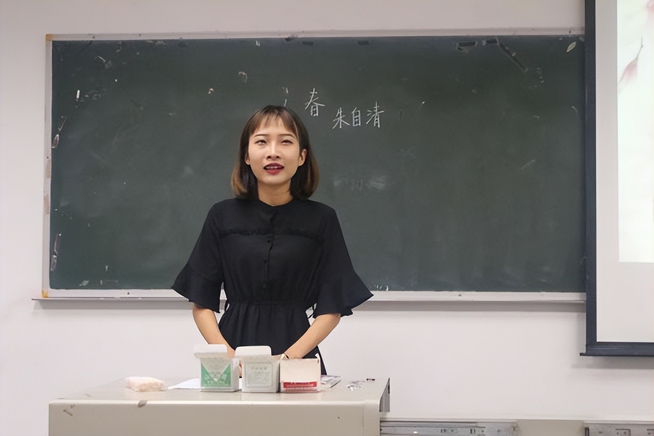 高考“良心专业”评析，师范专业受追捧，前途不比计算机差