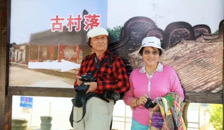 祝希娟，和初恋结婚生子已走过58年，晚年住养老院，原因令人泪目