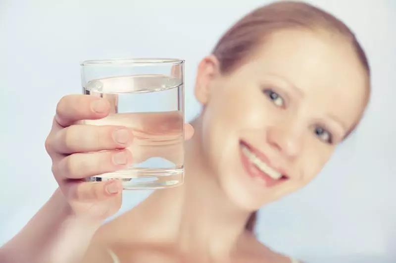 建议大家多喝水没有错，可用这4种方式饮水，反而有害身体健康