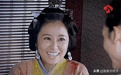 强行扮嫩，妈味十足，求求这几位明星别再演超龄少女了