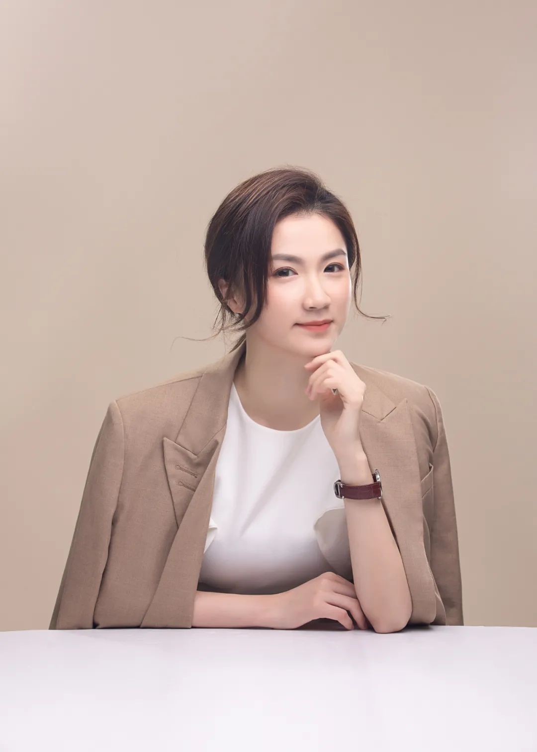 南昌的“灵魂摆渡人”：我看到了985毕业生的压力和艺人容貌焦虑