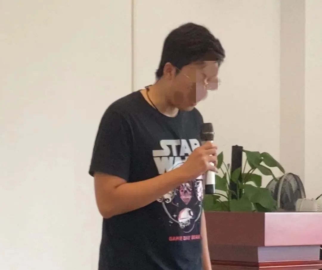 浙江女大学生私密照片曝光，大尺度聊天记录不堪入目......