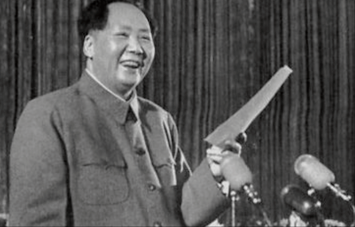 为何毛主席能统领群雄？看开国元帅怎么说，贺龙直接、叶剑英中肯
