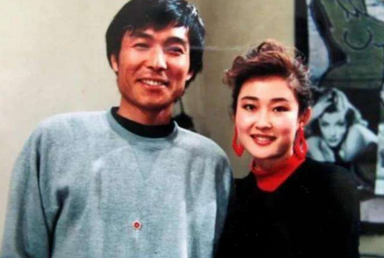 “老戏骨”谢园：至死无儿女送终，小娇妻邱悦后悔丁克了吗？