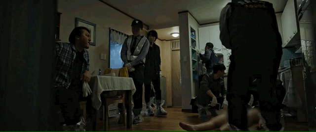 “韩国雨衣杀手”，臭名昭著的连环杀人犯，警员扮成女装大佬抓人