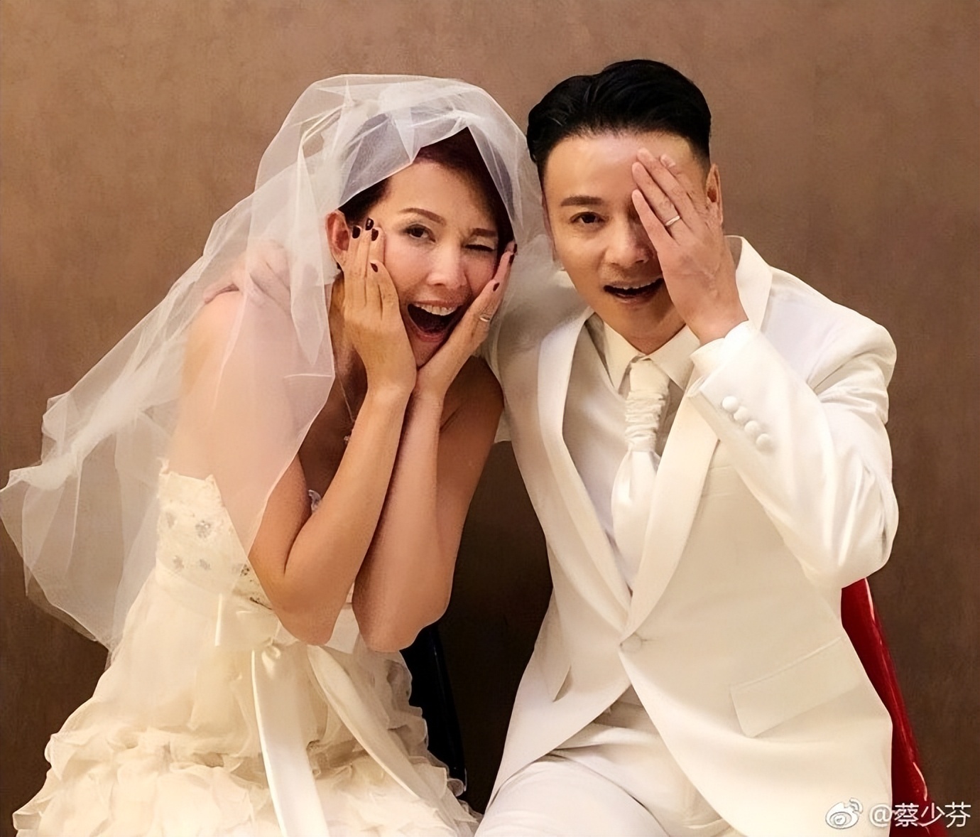 还记得《水月洞天》吗？一部剧成就两对情侣，结局却不尽相同