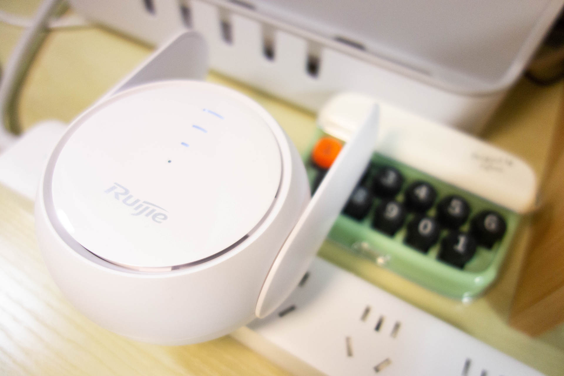 全屋Wi-Fi轻松覆盖，锐捷小兔子信号放大器使用体验