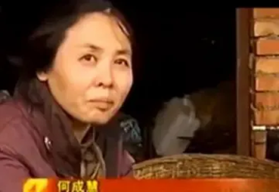 27年前，四川女大学生被拐，与55岁老汉住猪圈17年，获救时已疯癫