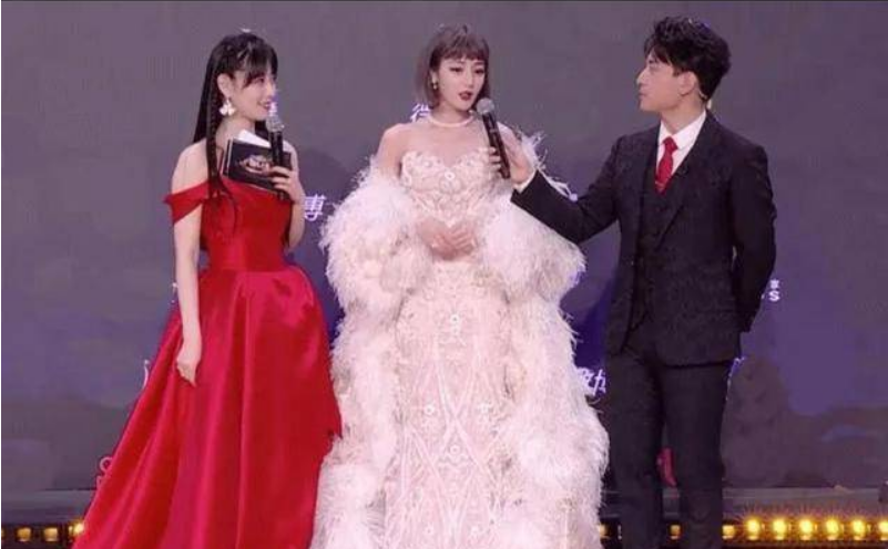 难出头的二线主持人：直播、跳槽、四处流窜，老实的斗不过精明的