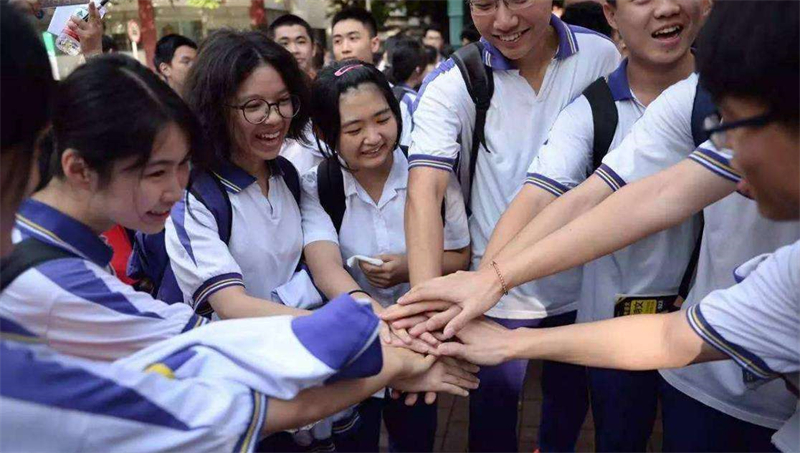 “学神”王端鹏：高考成绩749，仅差一分满分，怎么做到的？