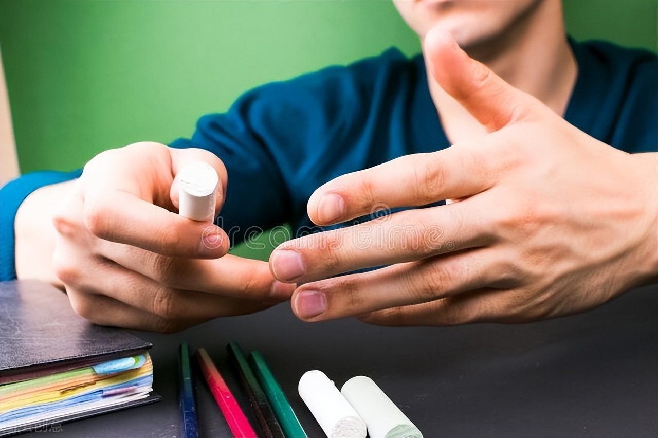 大学教师工作总结（简短的教师个人工作总结范文）