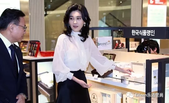 全都离过婚?何超琼李富真孟晚舟三位顶级白富美为什么那么像?