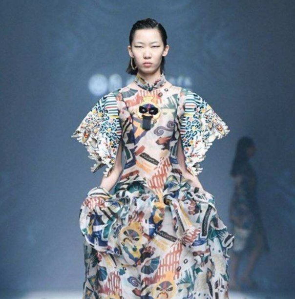 三只松鼠设计惹争议，“眯眯眼”作出回应，清华美院遭池鱼之殃