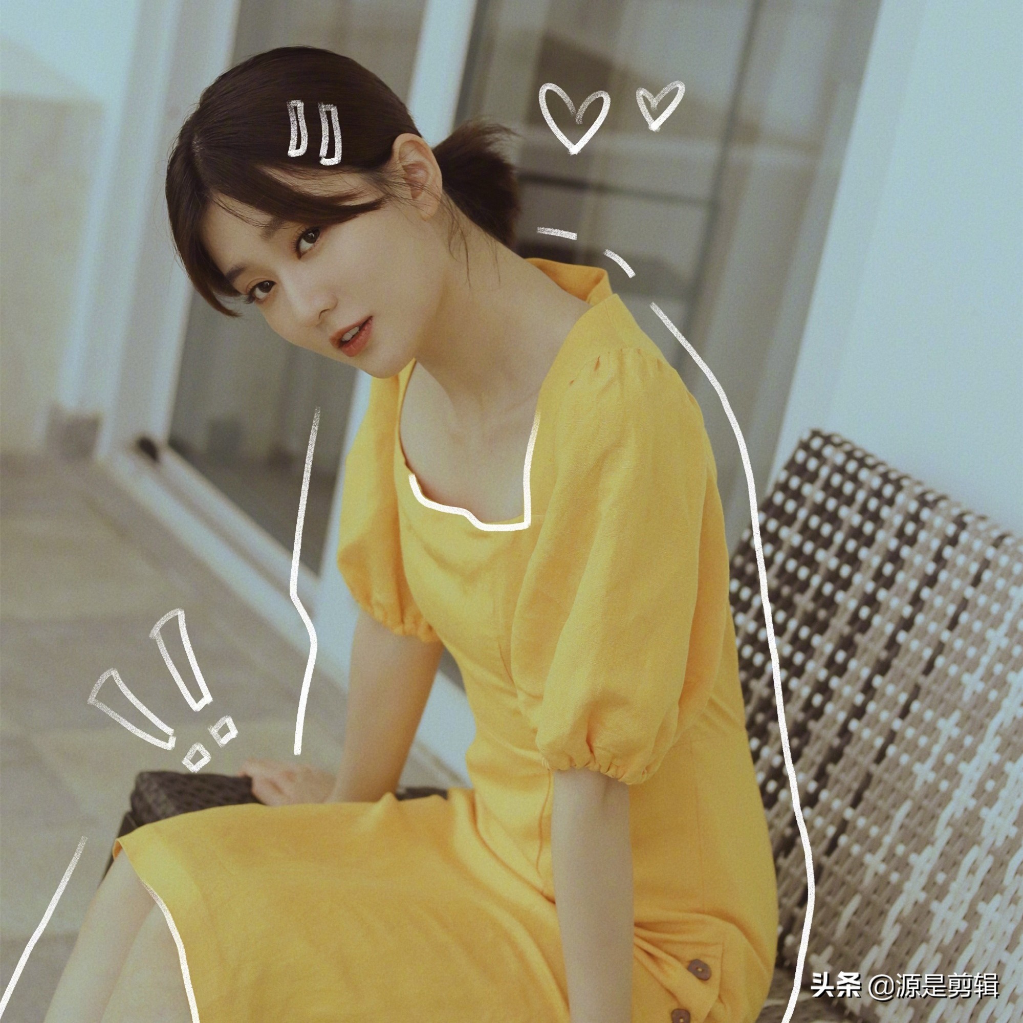 乔欣身穿黄色连衣裙清纯可爱