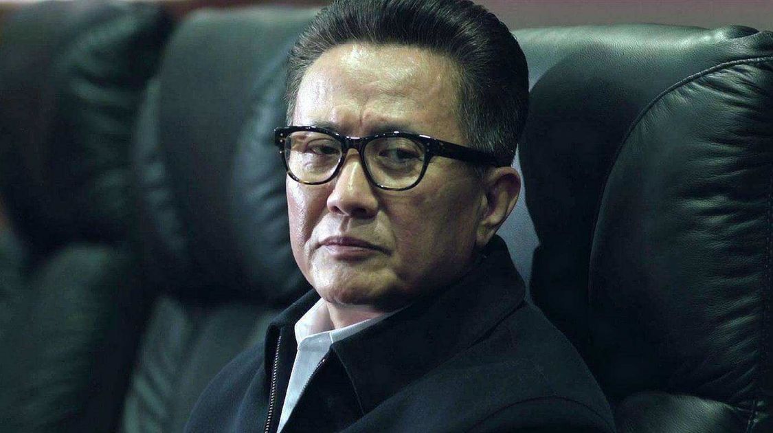 反观高育良,我们想想就知道了,祁同伟锄地哭坟都被摆在台面上了,高