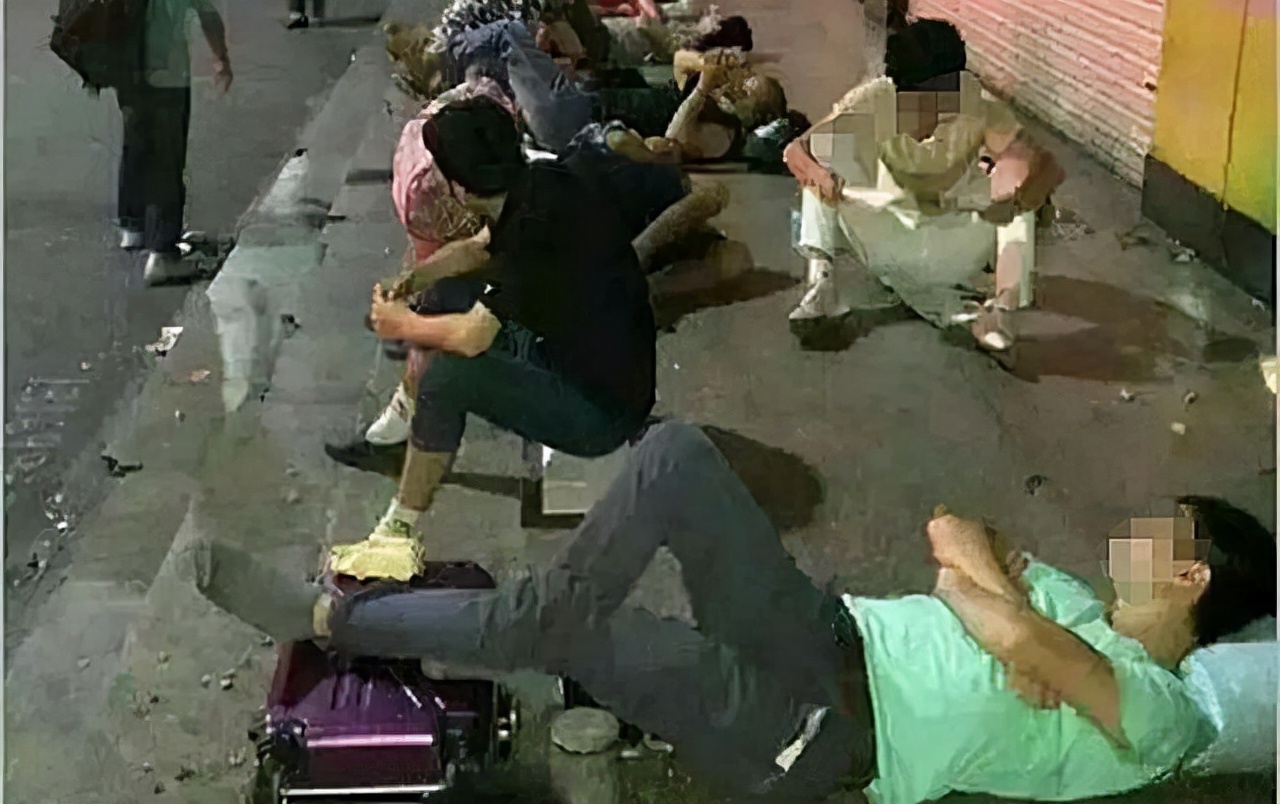 “三和大神”：每天混日结，为了口吃的，有人甚至会卖身份证