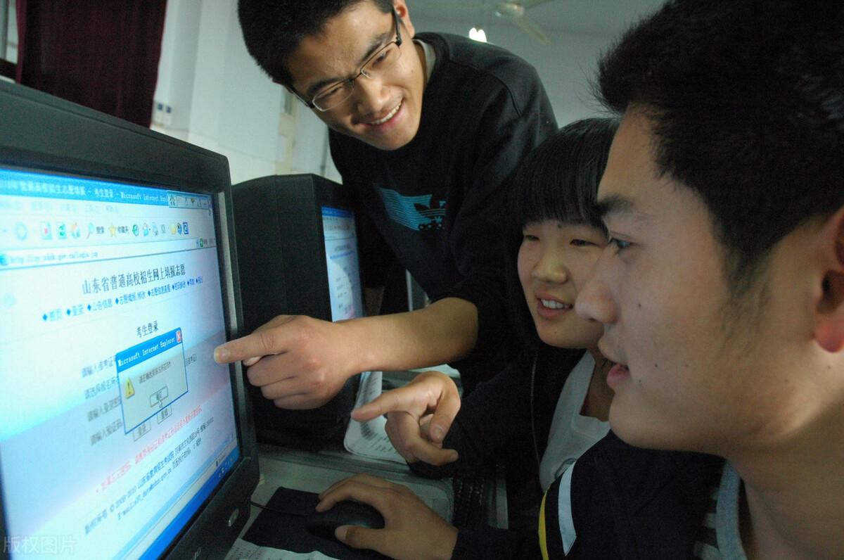 高考志愿填报有2大误区，专家都在用，2022考生家长当心