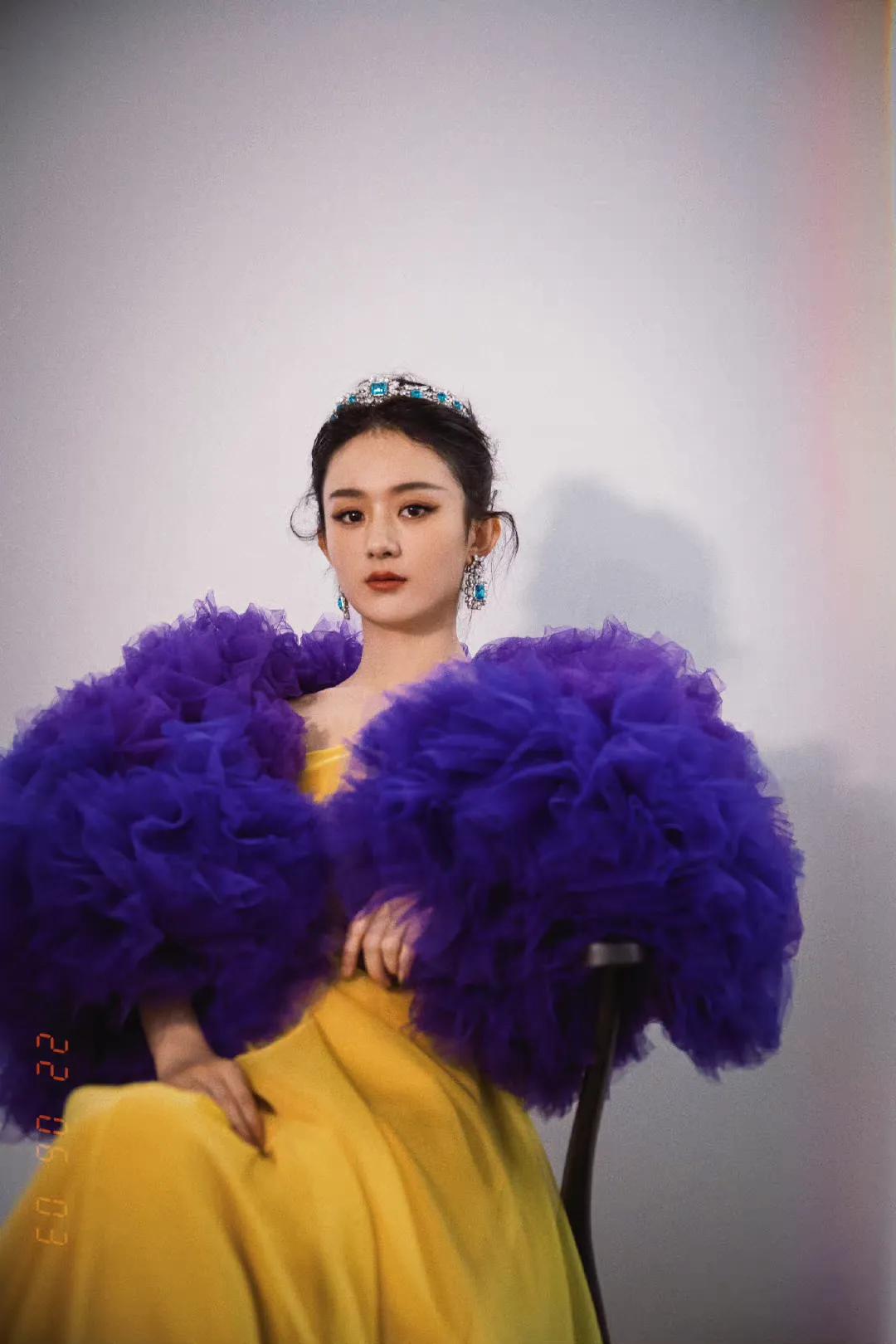 赵丽颖近期穿搭