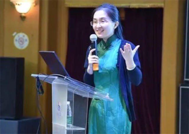 胡红梅的“堕落史”：从最美校长到“无耻小偷”，她经历了什么？