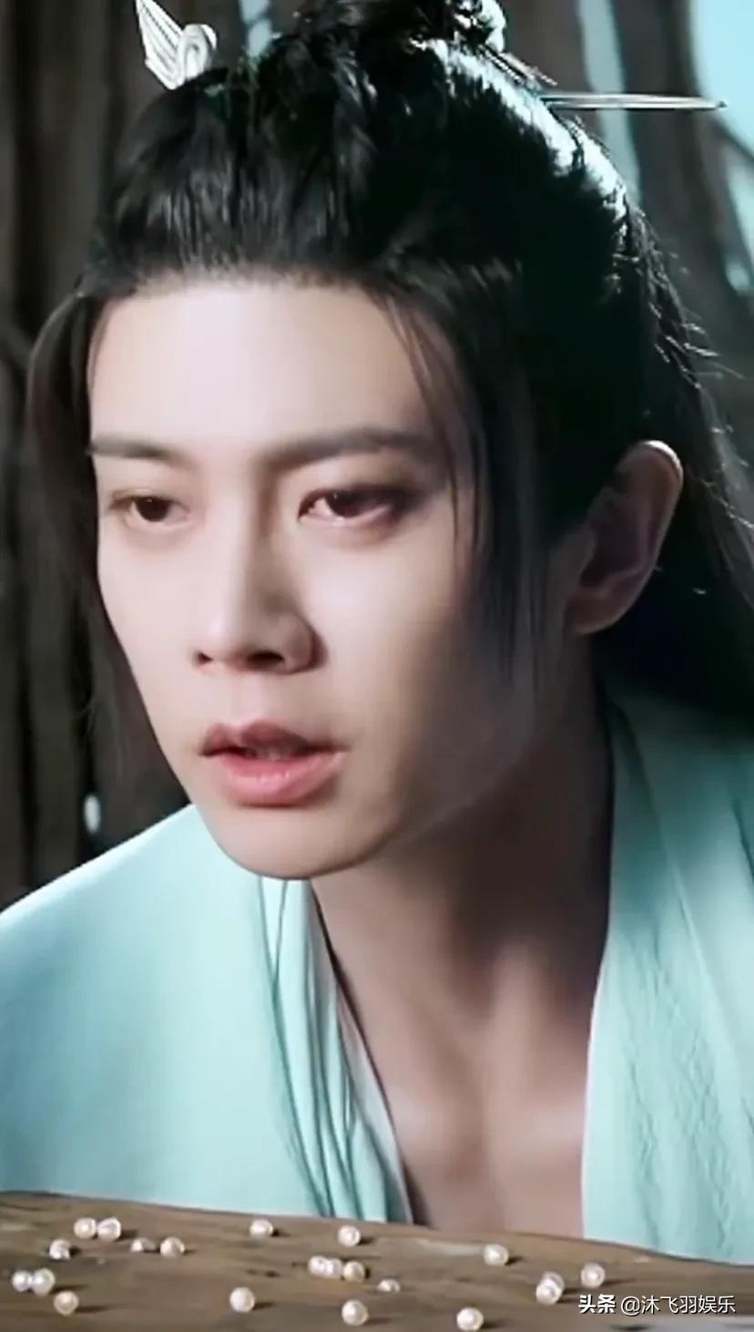 同一演员呆萌鱼霸气尊主和小南辰王的反差感，任嘉伦国超太会演了