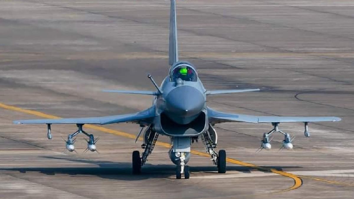 �ź����й�18�ܴ���20�ɵ�����ά�ǣ�ս������û��ѡ���10CE