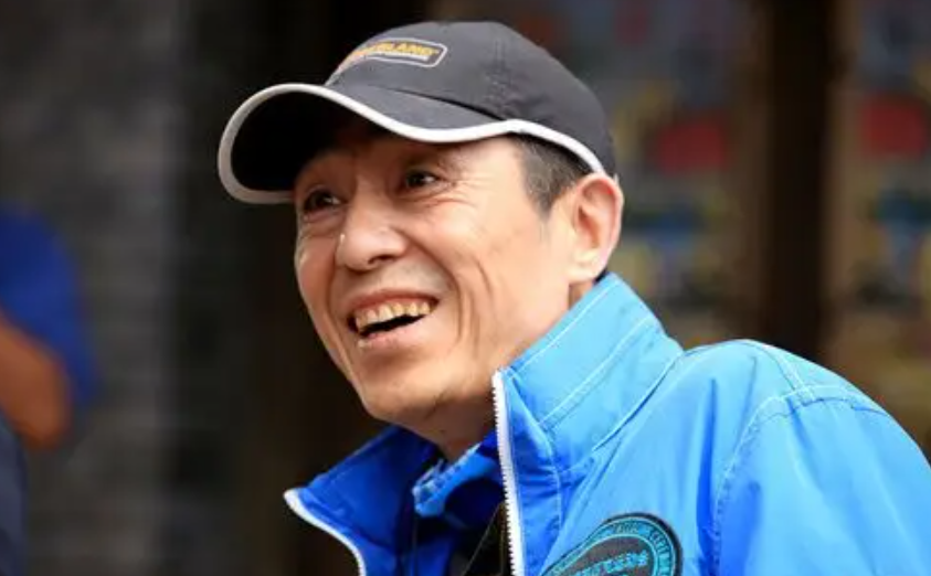 同是第五代顶流导演，把冯小刚张艺谋放在一起对比，差距就出来了