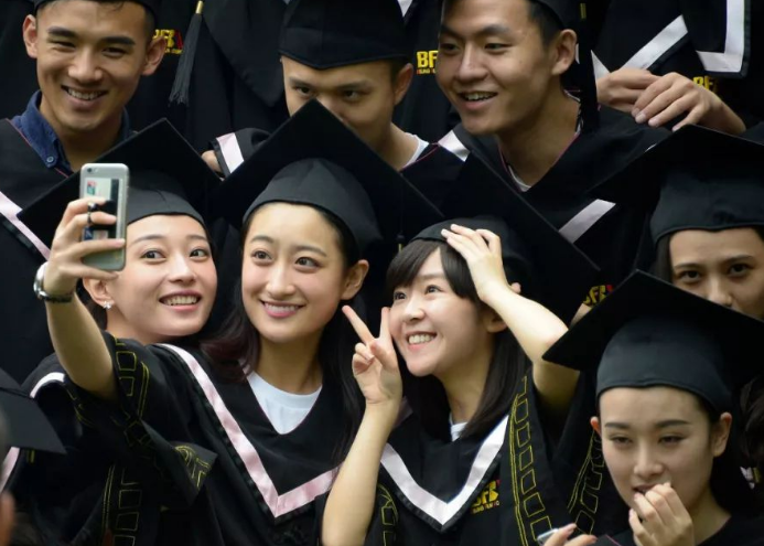 重庆中烟系统公布拟录用名单，大部分都是本科生，硕士去一线