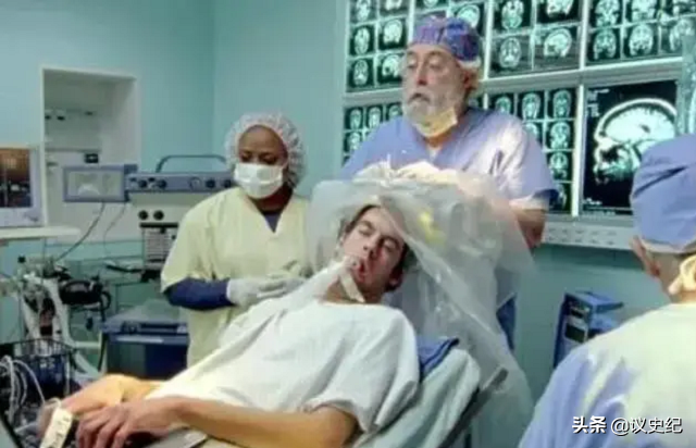 “幽灵男孩”马丁：卧床被困14年遭护工非人折磨，无人知道他醒着