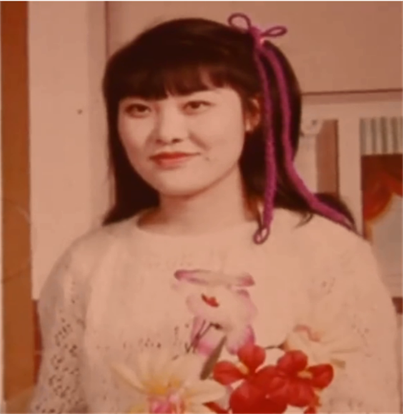 父母双亡，哥哥瘫痪，辽宁女孩不离不弃照顾27年，55岁至今未嫁