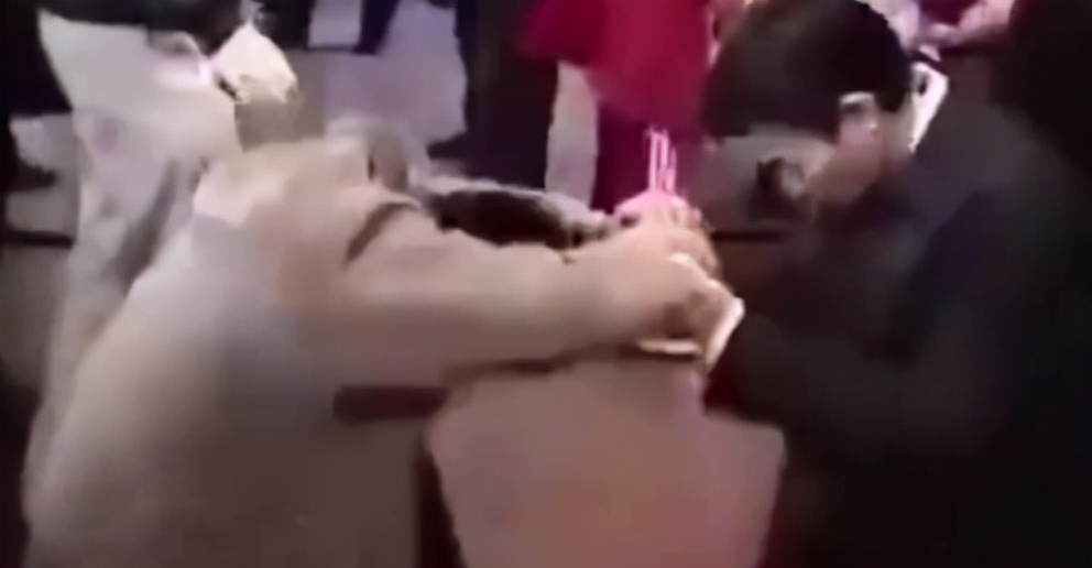 王宝强应该开个艺德培训班，能让明星塌方的“雷”他都完美化解过