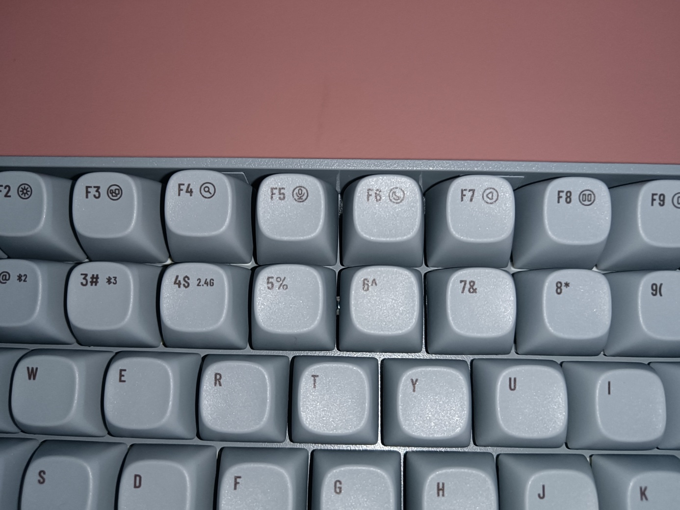 局促桌面也可以用上数字小键盘 LOFREE 洛斐小翘水泥灰键盘评测