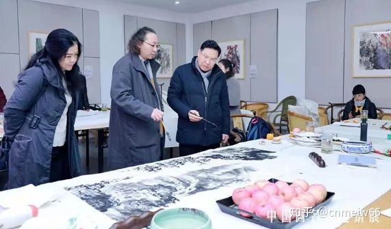 “以匠人之心 铸时代风华”中国画名家邀请展在梁时民美术馆开幕