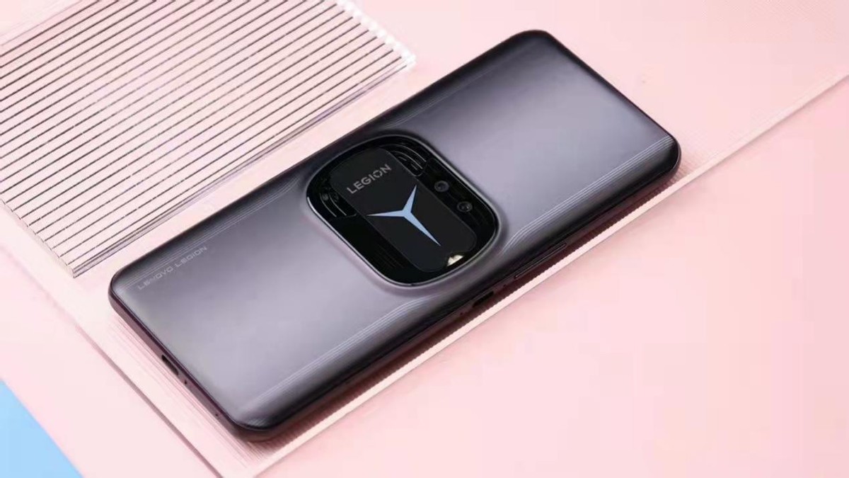 联想有苦说不出，16G+256G+5600mAh新机再降400