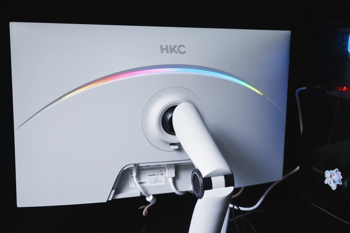 1999元超低价的MiniLED电竞显示器到底怎么样：HKC PG271Q上手实测