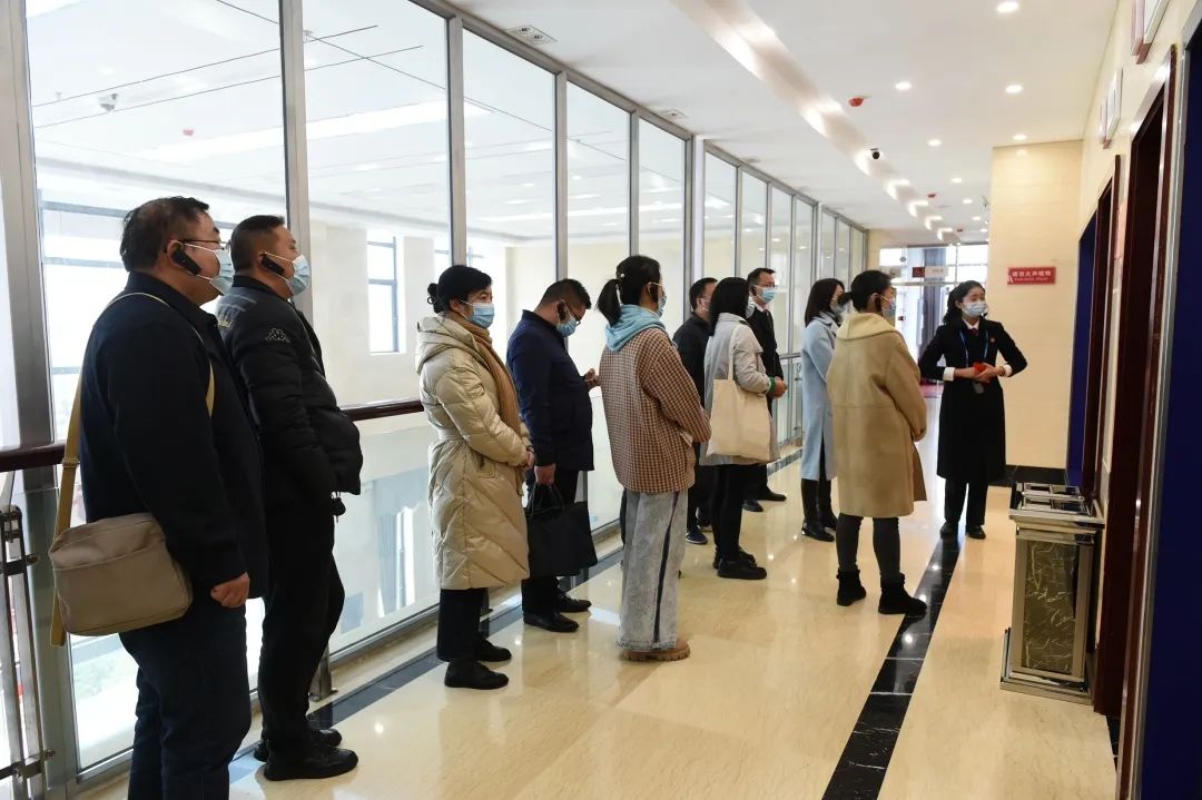 【代表委员】“为民有温度有速度有力度”麒麟政协委员充分肯定法院工作