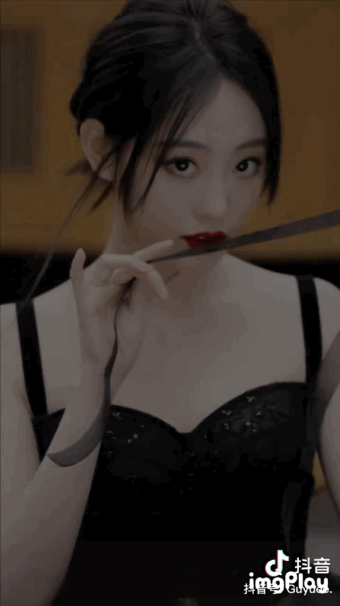 互联网美女真的太多了！杨幂身材大杀四方，赵今麦长大了这么美？