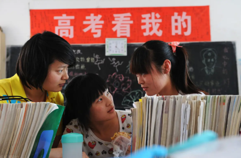 河南省再创新高，2022年各省参加高考人数被曝光，有人欢喜有人愁