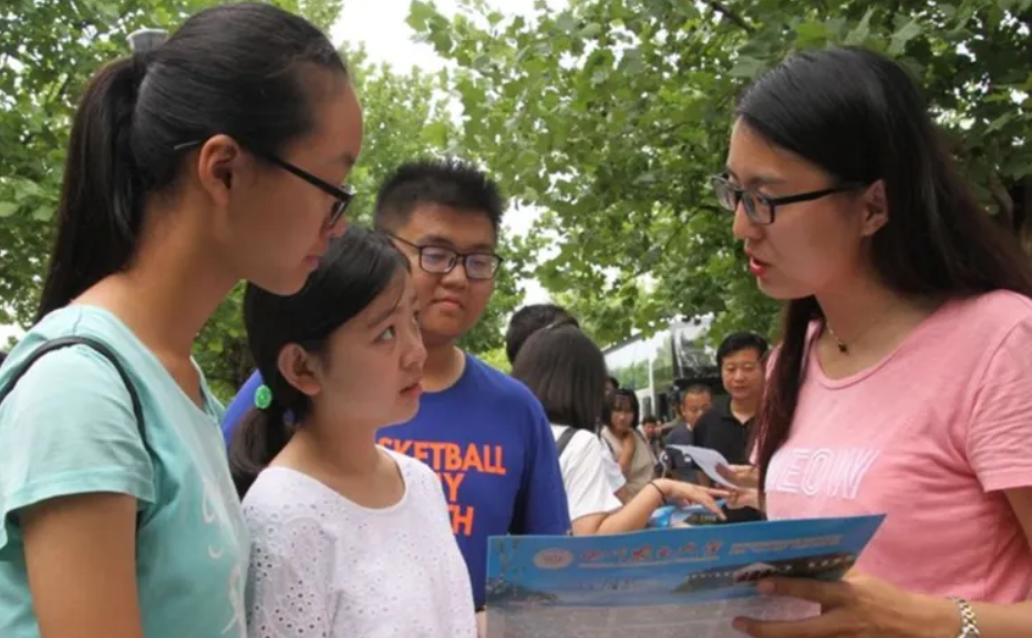 河南省内“臭名昭著”的4所大学，毕业证含金量低，学生需规避