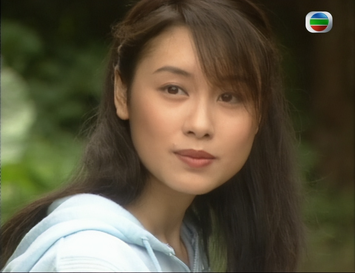 叶璇“变脸”？6位港风女神容颜大改：有的圆脸变尖脸，有的脸僵