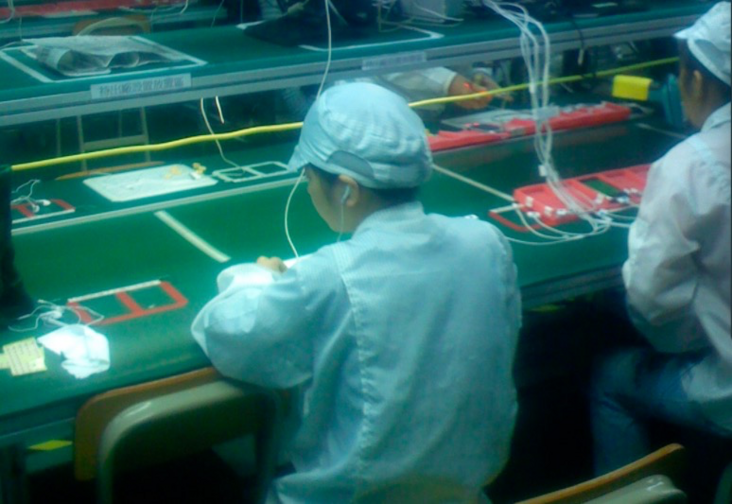 美国苹果吃肉中国企业喝汤，印度越南也凑热闹，中国制造怎么办？
