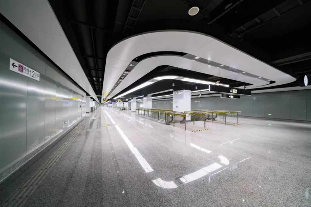 “最美车站”现身，2022上海网红打卡圣地，乘着地铁去旅行...