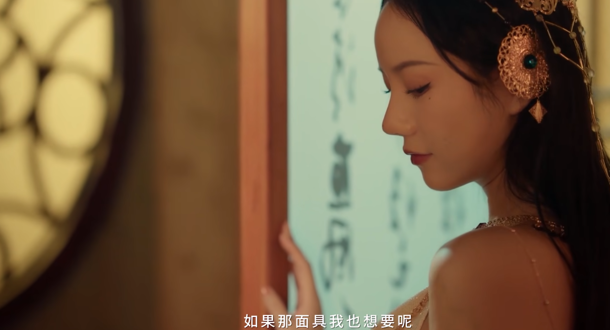 洛丽塔大哥晒出童年照片，网友：从小就是美人胚子-哪边嗨