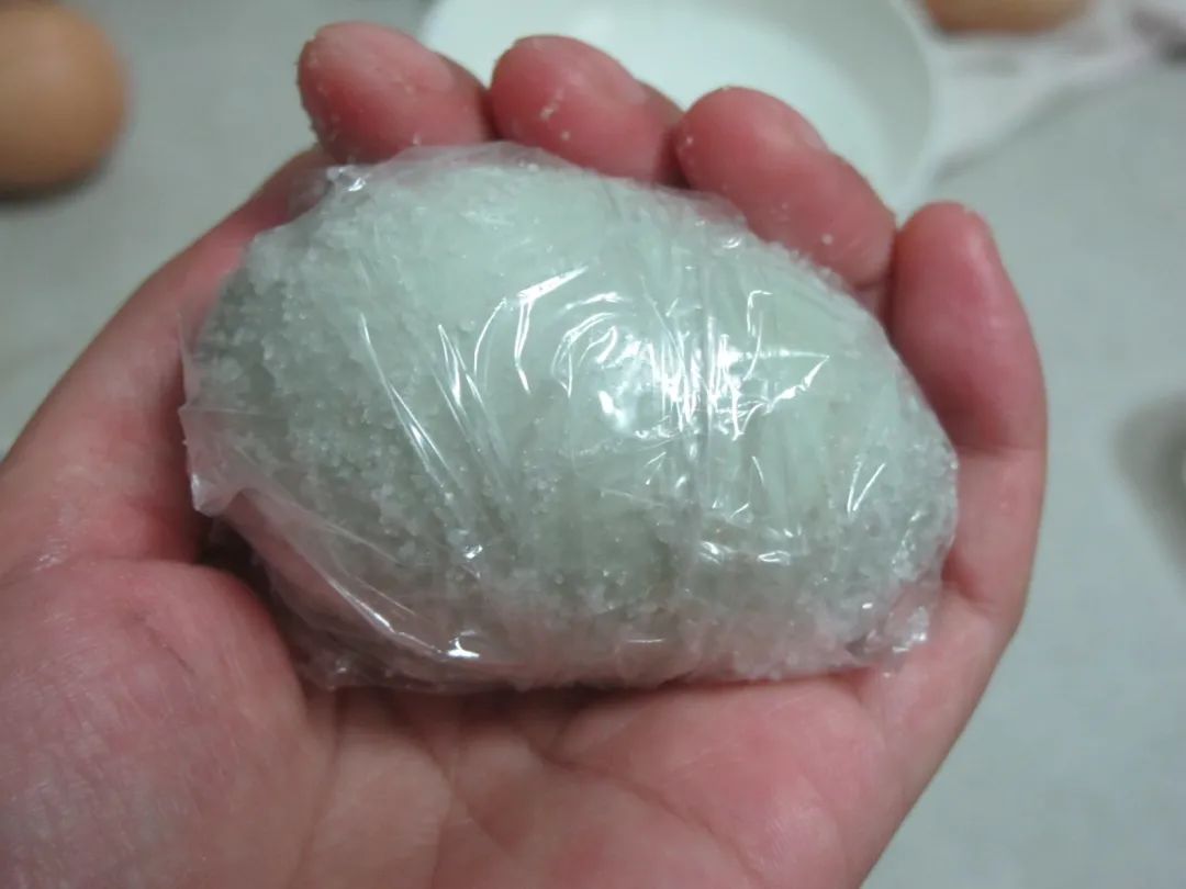三步咸鸭蛋！沙子里出油还不咸，半个月就可以吃了。