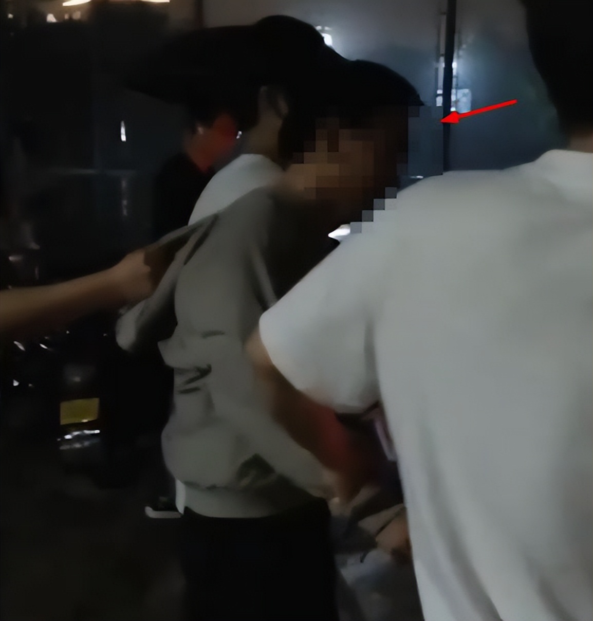 “一时冲动悔半生”，研三男生校内骚扰女生，温医大通报处理结果