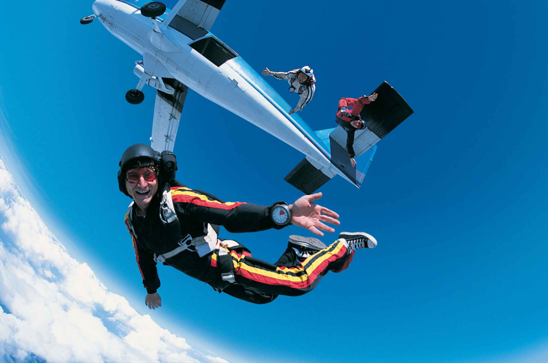 极限运动徒手跳伞最高纪录「无伞跳伞世界纪录」