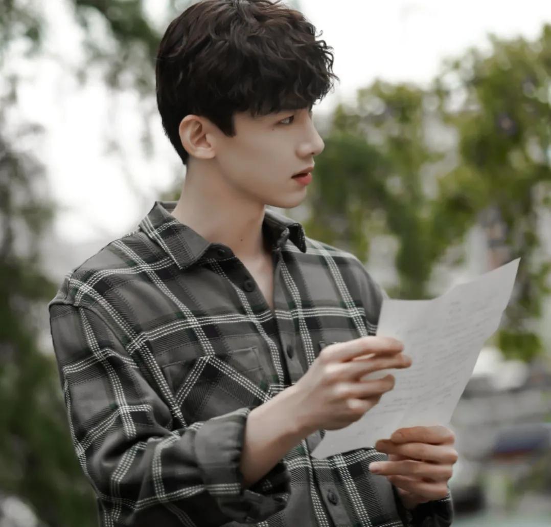 白敬亭：炙热的少年心中永怀梦想与激情