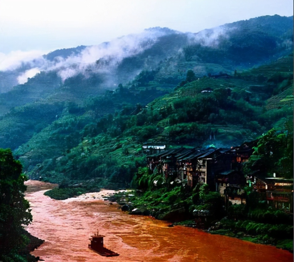 ��������Ӱ������5λ���¼ң��ҹ���ռ��ϯ��ΰ���Ķɳ�ˮ�ɵ䷶