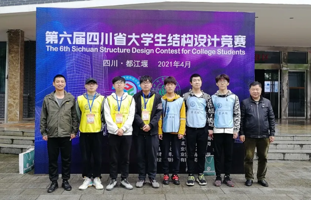 “火”了！四川“高颜值”男学霸：连续3年拿国奖，保送985深造！