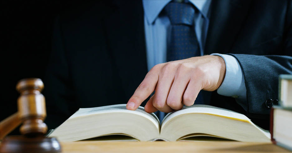 村委会申请帮拆，法院判决镇政府违法