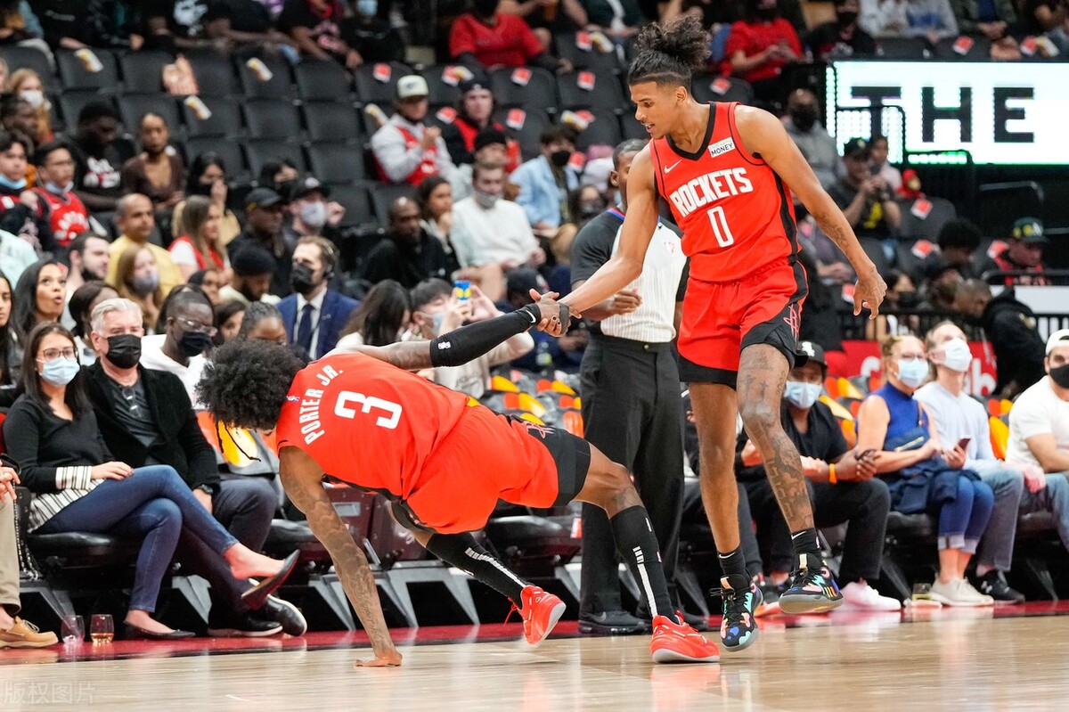 为什么nba那么多杰伦(榜眼被用成3D球员，折返跑成常态，不给球权怎么成长？)